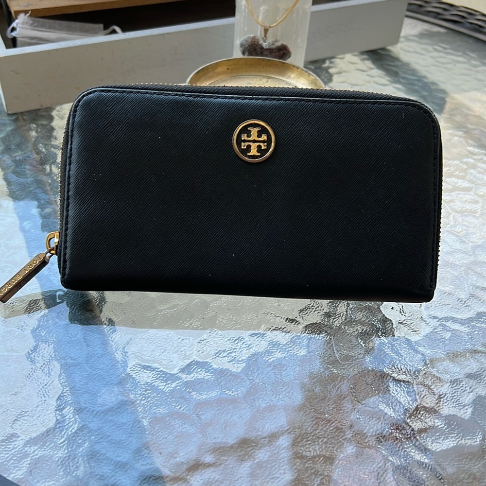 Tory Burch saffiano leather black wallet EUC
